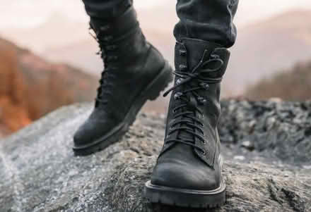 Photo of Mens size 10 boots (ST6 fegg hayes) #1