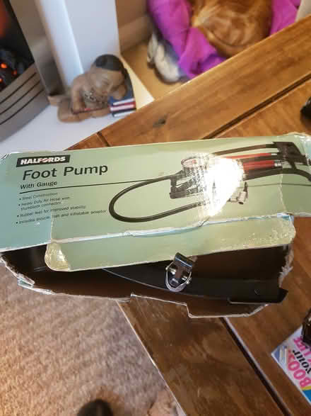 Photo of free Foot pump (B33 kitts green) #1
