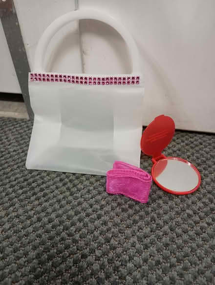 Photo of free Little girl pink things (Yonge/Sheppard) #1