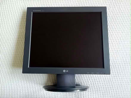 Photo of free LG Flatron L1730S 17" 1280 x 1024 TFT LCD Monitior (The Plantation GL5) #1
