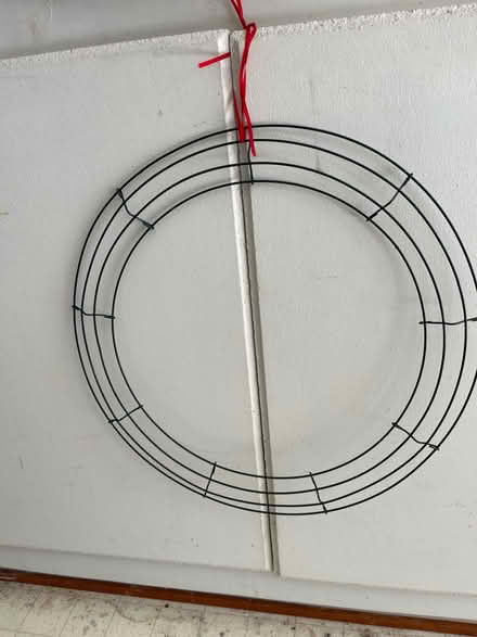 Photo of free Wire wreath frame (Santa Clara) #1