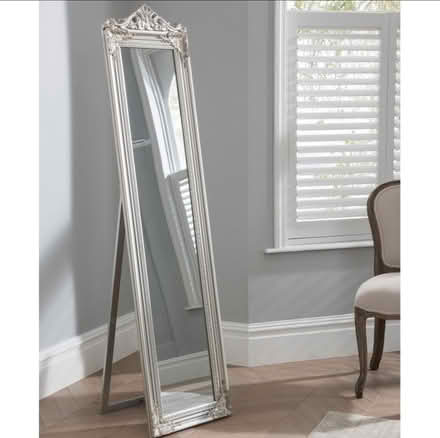 Photo of Standing mirror (Canning Town E16) #1