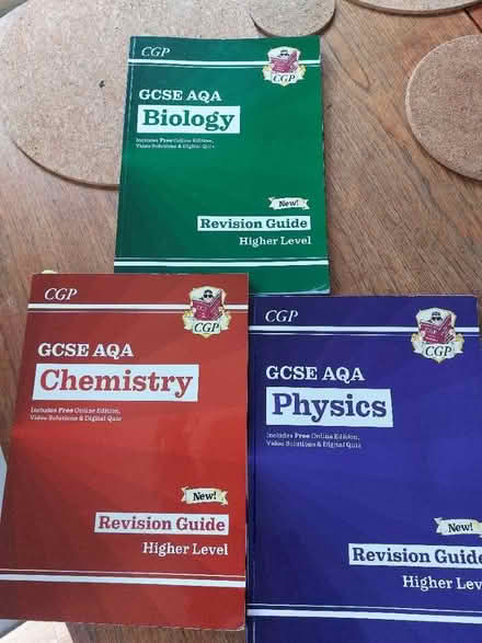 Photo of free GCSE Science Revision Books (South Croydon CR2) #1