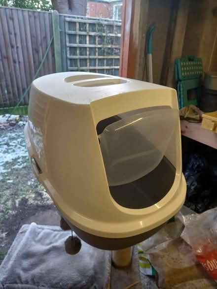 Photo of free Cat tower/litter tray/bed (SK3) #2