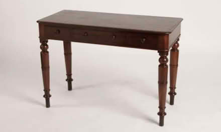 Photo of Dark wood desk (Ulverley Green B92) #1