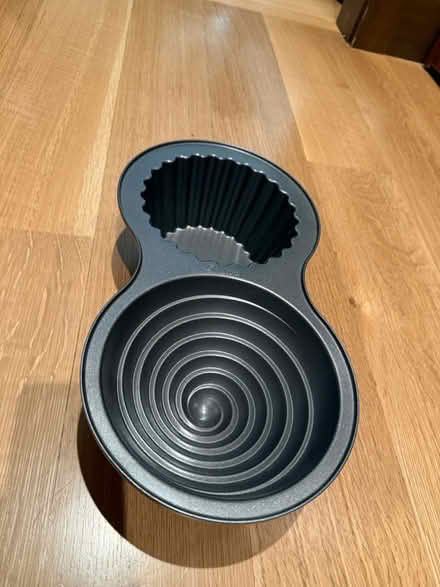 Photo of free Cake pan- cupcake shape (95070) #1