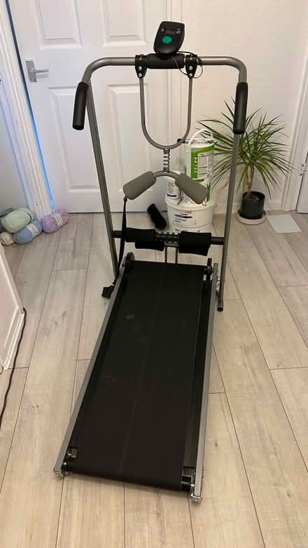 Photo of free Non motorised/manual treadmill (New Eltham SE9) #1