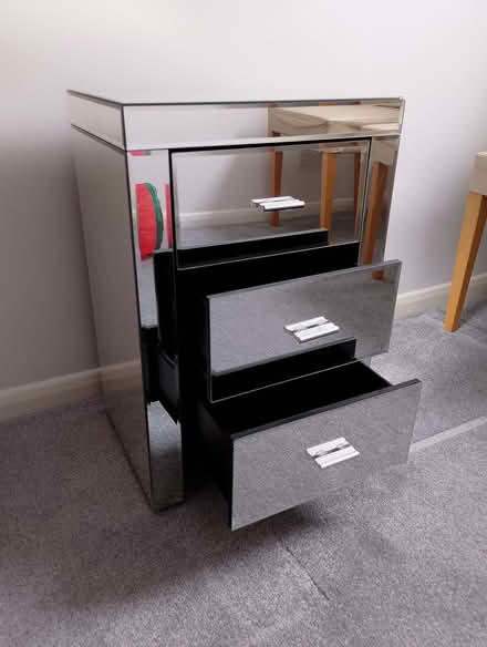 Photo of free bedside cabinet (Loughborough LE11) #1