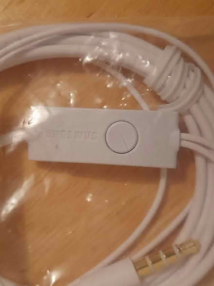 Photo of free Samsung In ear headphones (Sapcote LE9) #2