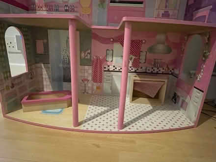 Photo of free Dolls house (Ashburton SE25) #4