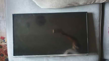Photo of free 32" Samsung TV (Victoria Park) #2