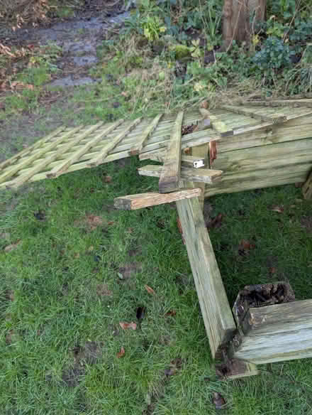 Photo of free Broken wood trellis and compost bin (Headington OX3) #1