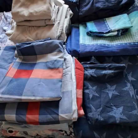 Photo of free Single duvet and bedding (Howlett Cross LS26) #2