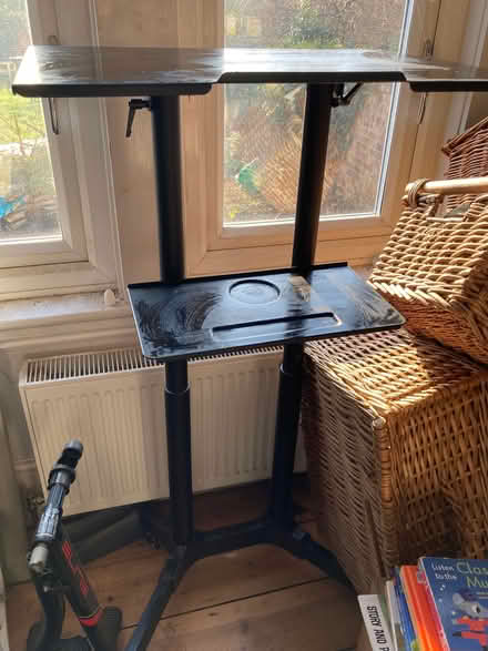 Photo of free Standing desk (Walton Manor OX2) #1