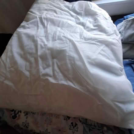 Photo of free Single duvet and bedding (Howlett Cross LS26) #1