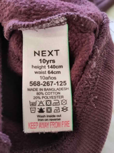 Photo of free Kid's maroon sweatshirt 10 yrs (L1 Liverpool City Centre) #3