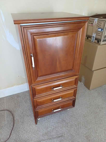 Photo of free Wood cabinet (EN4 8NY) #1