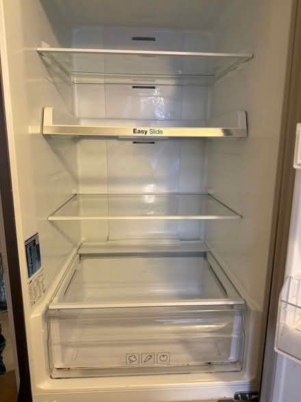 Photo of free Samsung fridge freezer (Upper Holloway N19) #2
