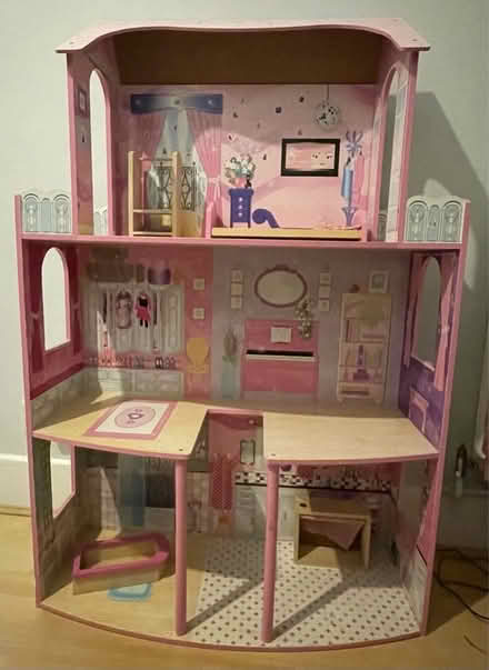 Photo of free Dolls house (Ashburton SE25) #1