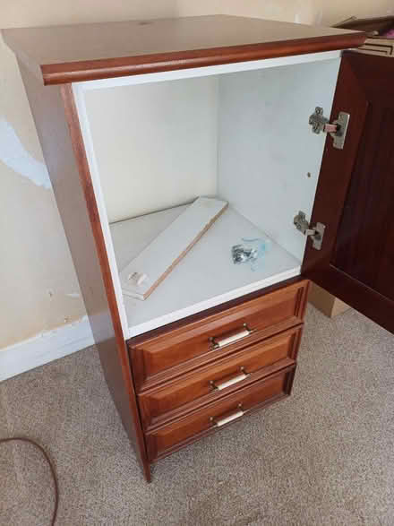 Photo of free Wood cabinet (EN4 8NY) #3