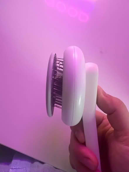 Photo of free Petkit cat brush - damaged pins (Marks Gate IG7) #4