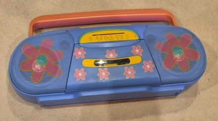 Photo of free Pretty Cassette tape player and radio - needs service/repair (Reading West RG1) #1