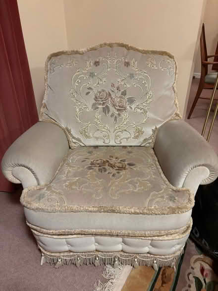 Photo of free 3 large comfy fabric lounge chairs (Ferndown BH22) #4