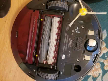 Photo of free 2 Roombas, 1 charger (Phinney Ridge) #2
