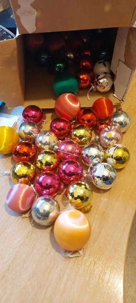 Photo of free Box of Xmas tree baubles. (Quinton B62) #1