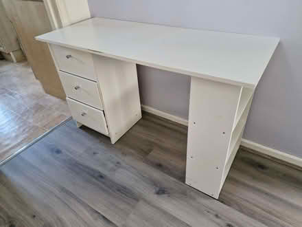 Photo of free White Desk (Chells SG2) #3