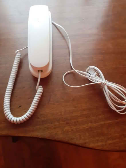 Photo of free Simple white telephone handset (Kents Hill MK7) #1