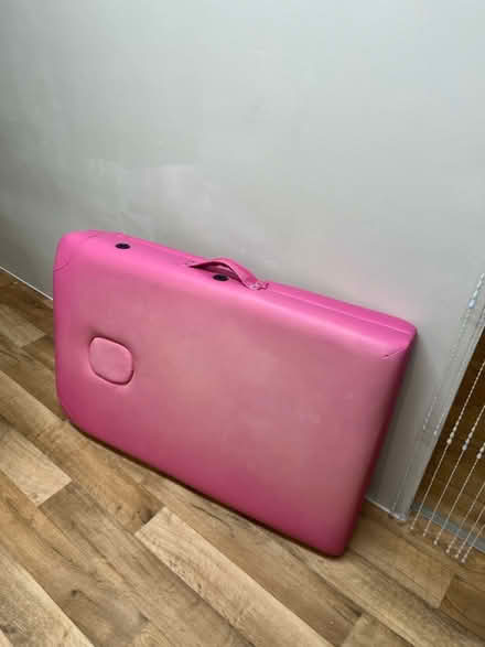Photo of free Pink massage table (Tooting SW17) #1