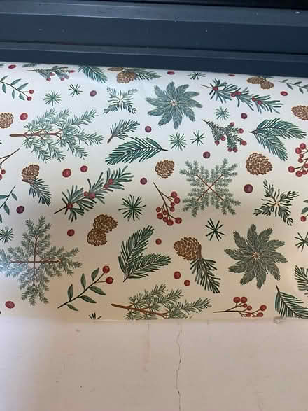 Photo of free Christmas wrapping paper (DE56, Milford) #3