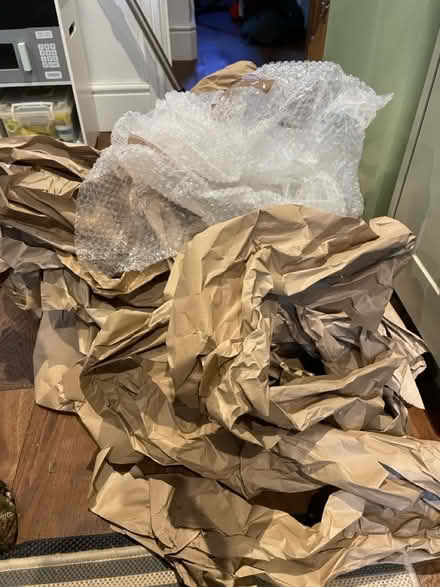 Photo of free Bubble & paper wrap (BS5) #1