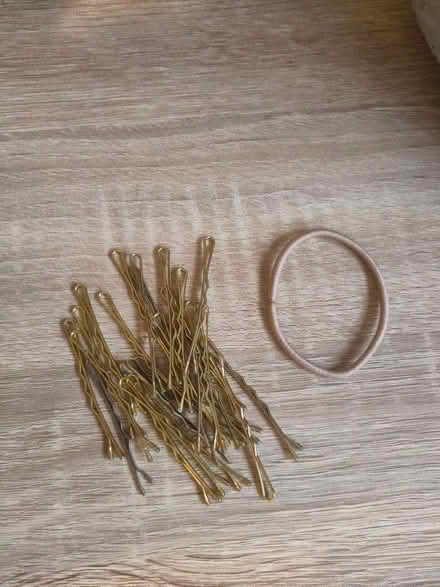 Photo of free Blonde grips and hairband (RH19) #1