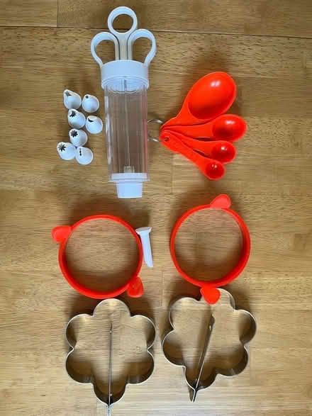 Photo of free Various kitchen items (Poplars SG2) #1