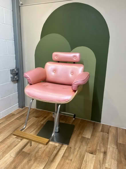 Photo of free Pink Chair (Tooting SW17) #2
