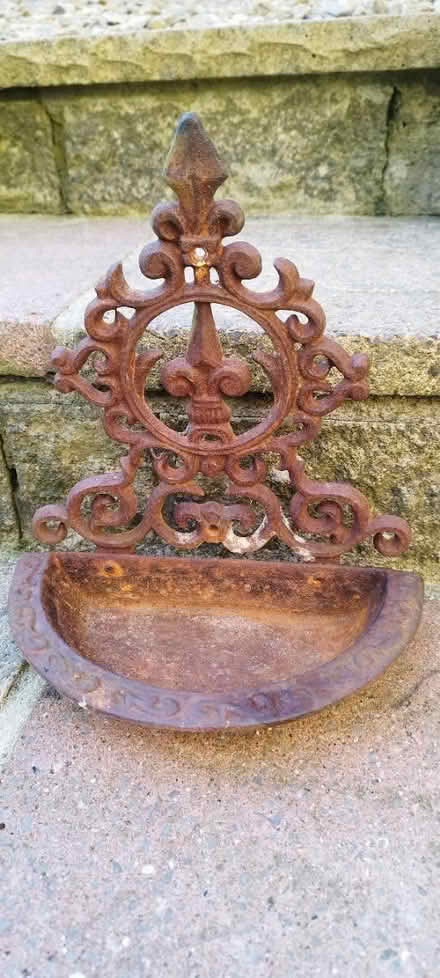 Photo of free Cast iron bird bath/feeder (Kingsway Bath) #1