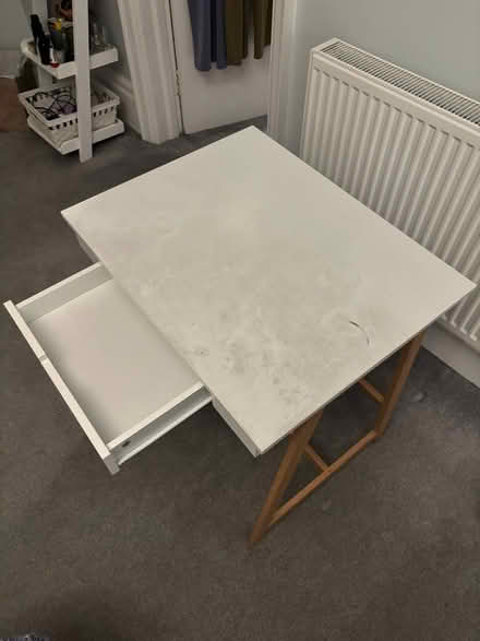 Photo of free Small desk / unit (Muswell Hill N10) #2