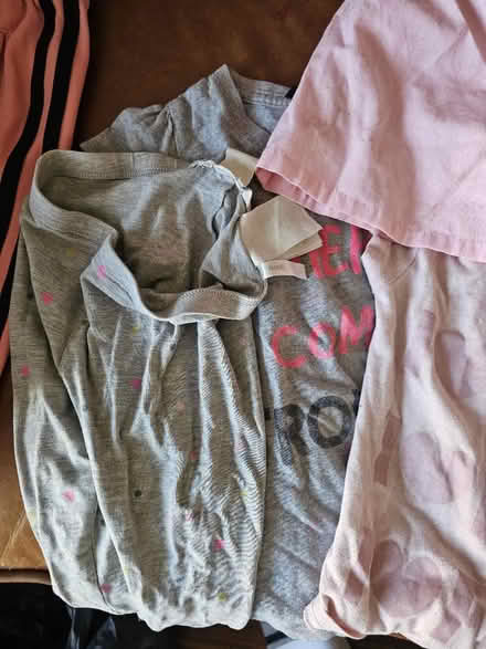 Photo of free Assorted girl's clothes • age 2-8 (Clapham Common) #2