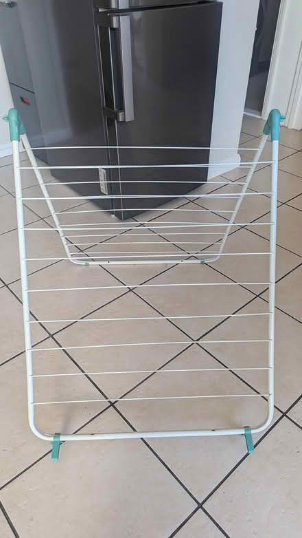 Photo of free Over bath clothes airer (SG1 old town) #1