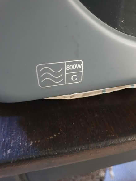 Photo of free DeLonghi microwave (Aldershot GU12) #4
