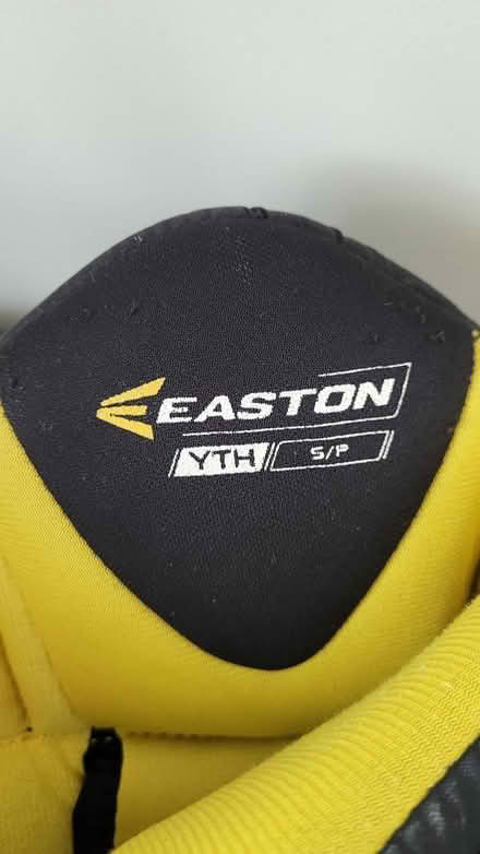 Photo of free Youth hockey pants and gloves (Capitol Hill 20003) #3