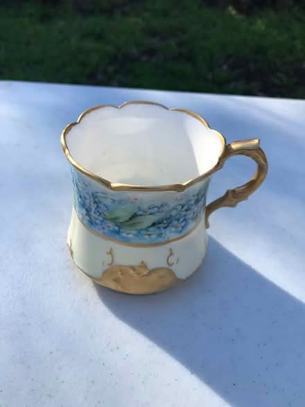 Photo of free Vintage cup, has crack (San Anselmo near Andronico’s) #2