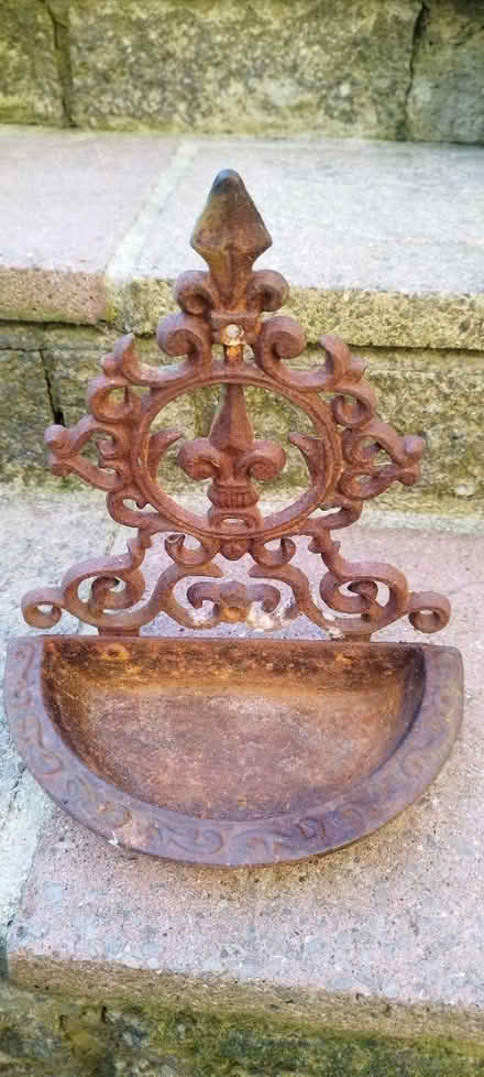 Photo of free Cast iron bird bath/feeder (Kingsway Bath) #2