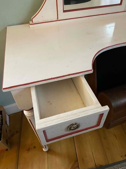 Photo of free Dressing table (St Albans AL3) #3