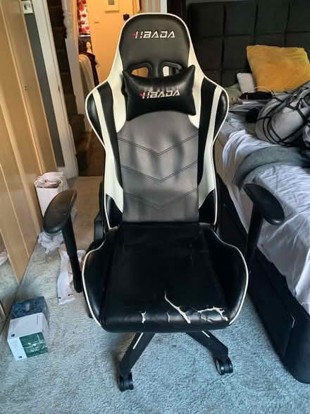 Photo of free Gaming chair (Caversham RG4) #1