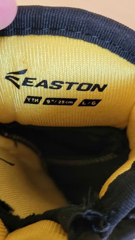 Photo of free Youth hockey pants and gloves (Capitol Hill 20003) #4