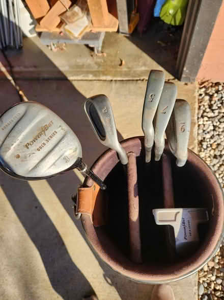 Photo of free Set of beginners Golf Clubs (Near Bubb and Rainbow Cupertin) #1