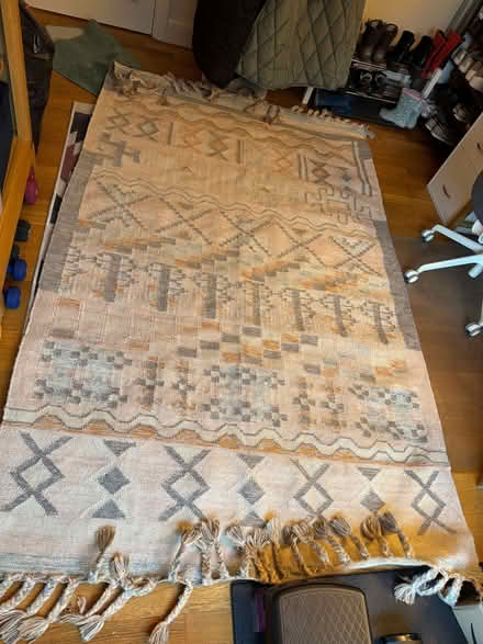 Photo of free Rug - great condition (St. John's Wood NW8) #1